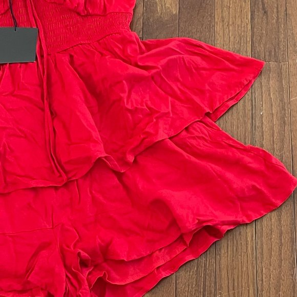 NWT Le Lis Red Puff Sleeve Tiered Romper Size Medium - Picture 11 of 16